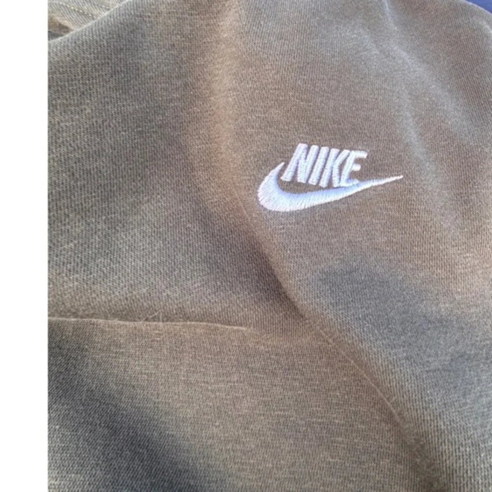 Nike Kids XL Hoodie Pullover Army/Olive greenEmbroidered‎ Logo Fleece Sweatshirt
